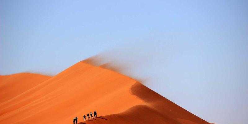 会展临时搭建与撤展管理：连接展览设计与活动策划的安全高效纽带